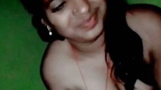 Desi Randi Kampung Lagi Ngocok Kontol Klien, Video Panasnya Bikin Makin Tegang