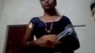 Saree Robek Tamil Maami, Nafsu Menggebu Di Kamar Gelap