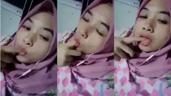 Vcs Ukhtie Sange, Jari Dimasukin Ke Mulut Sambil Ngiler