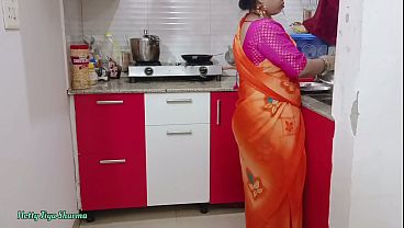 Bokep India Bhabhi Mesum Di Dapur, Digencet Kontol Gede Sampai Meraung