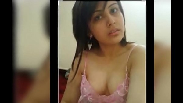 Neha Digoyang Keras Oleh Supirnya – Kisah Panas Dengan Suara Hindi