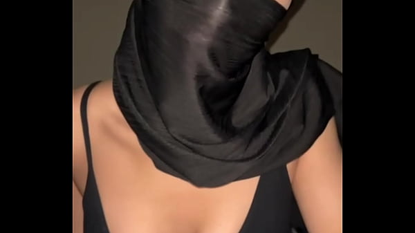 Best Arab, Muslim, Hijabo Boobs—montok Banget Bikin Ngiler.