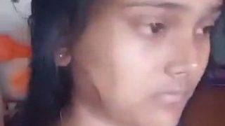 Cewek India Buka Saree, Keliatan Polos Tanpa Halangan.