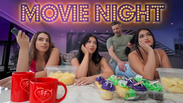 Film Bareng Bestie, Makin Panas Makin Seru, Tangan Lo Bebas Jelajahin Badan Gue.