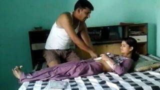 Pembantu India Nyedot Susu Di Rumah, Bikin Makin Liar.
