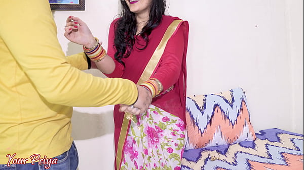 Desi Bhabhi Dikh Rahi Hai, Anal Chodai Ke Baad Deep Blowjob, Hot Hindi Sex Video.