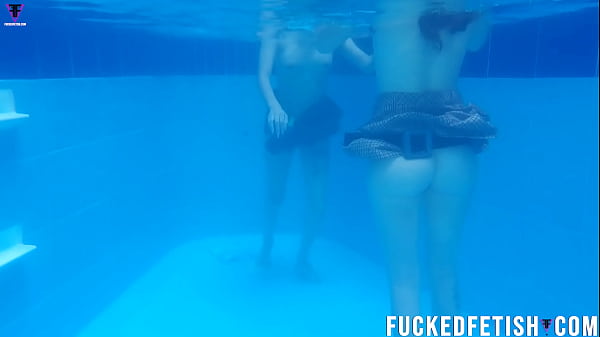Yessica Bunny Dan Helen Bintang Porno Basah-basahan Di Kolam, Siap Ngewe Bareng