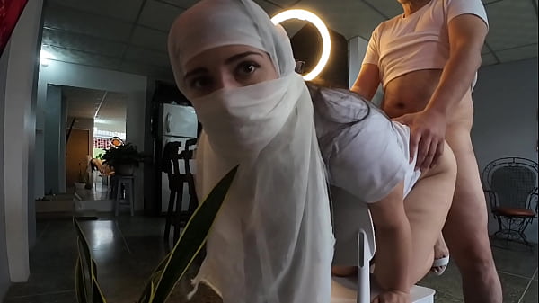Hijab Dibuka, Bokong Digebuk, Air Mani Tumpah Di Lubang Belakang
