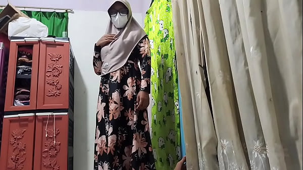 Bu Guru Ngeliat Murid Lagi Colok, Langsung Diajak Ngentot Di Kelas.