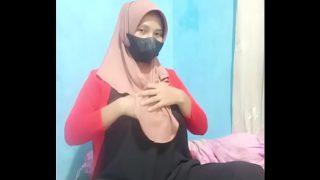Gadis Berjilbab Colmek Pakai Dildo Sampe Crot, Nikmatin Sendiri.