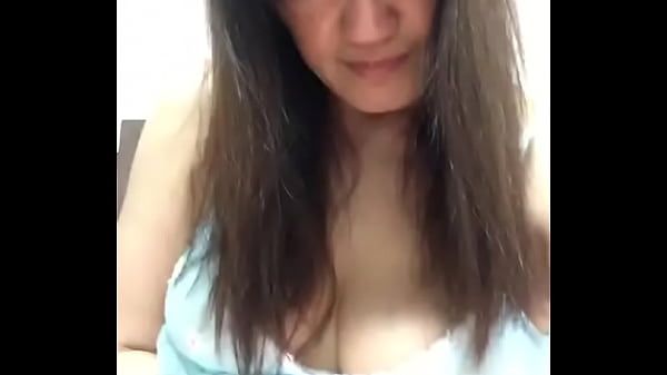 Cewek Asia Murahan Christy Jariin Memek Basah