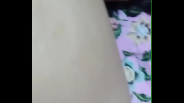 Luarnya Ujan Deres, Suami Lagi Ngilang, Pas Banget Tetangga Cowok Dateng Main Ke Rumah.