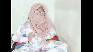 Tante Seksi Indonesia Lagi Viral Colmek Pakai Botol, Bikin Makin Nafsu.