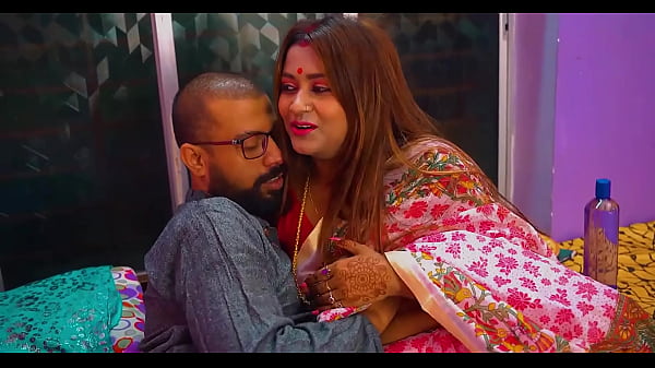Istri Desi Seksi Lagi Genit-godain Suami, Crot Di Ranjang Romantis Pas Anniversary, Gaya Hindi