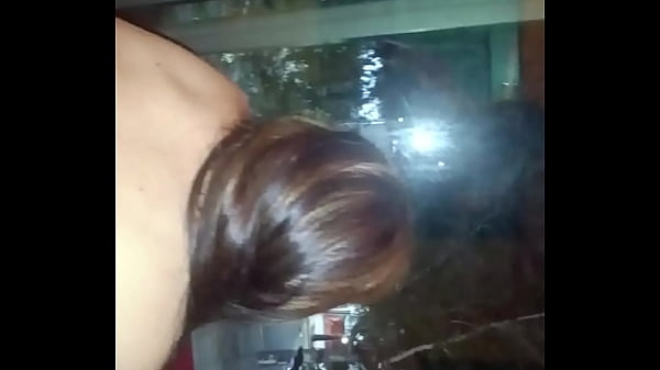 Mama Temen Gue Yang Bikin Tegang, Badan Montoknya Bikin Pengin Gigit.