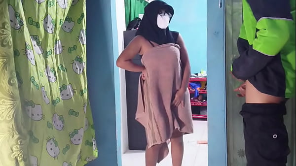 Keseruan Malamku Ketahuan Sama Ojol Pas Lagi Mainin Kontol