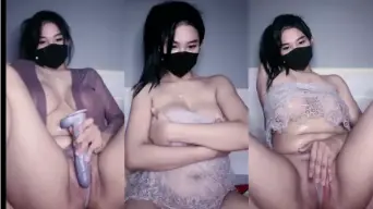 Miss Safira Badan Dilumuri Minyak, Senggol Memek Basah