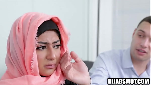 Cewek Hijab Terpaksa Digenjot Bule Amerika Sampai Mampus