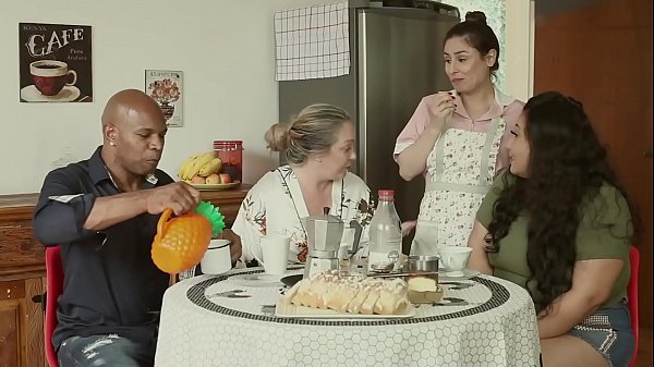 Rumah Pelacuran – Suami Dikandungi, Ibu Mesum, Pembantu Tidurin Semua Orang | Emme White, Alessandra Maia, Agatha Ludovino, Capoeira