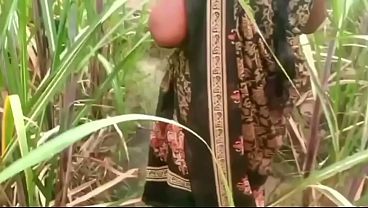 Ibu Tiri Dan Anak Tiri Ngewe Di Luar Rumah Kampung