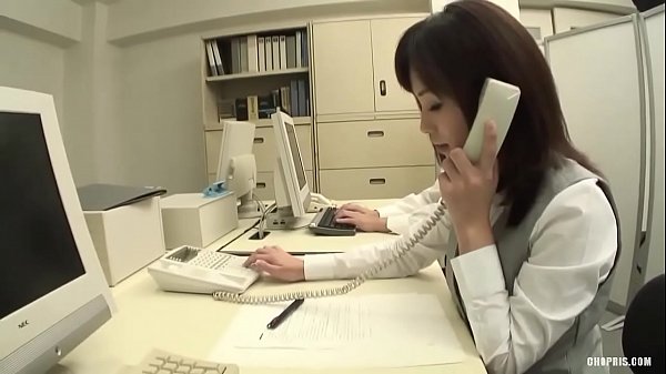 Mengisap Kontol Di Kantor Bikin Kerjaan Makin Panas Dan Basah