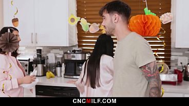 Ibu Tiri Marica Yang Seksi, Belajar Tradisi Bebas Pakai Di Keluarga Ini, Bikin Makin Panas.