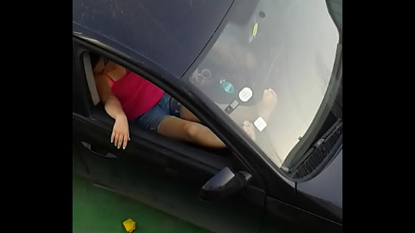 Gadis Arab Seksi Lagi Horny Di Tempat Umum, Siap Digoyang Liarnya.
