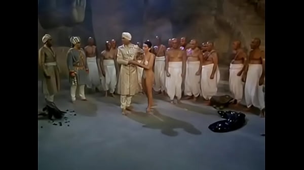 Makam India Yang Bikin Makin Pengen Digoyang-goyangin