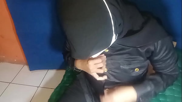 Satpam Cewek Sange Colmek Sampe Muncrat Becek.
