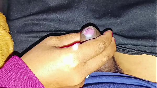 Tanteku Doyan Kontol Kecil, Ngeces Liat Batang Mungil.