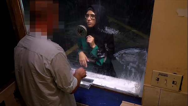 Arab Mabok Kontol – Cewek Arab Gatel Ngocok Duit Di Hotel Murahan