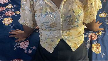 Nagma Bhabhi Digebek Hujan Deres Pas Musim Ujan, Suara Hindi, Video Porn Xxx Hot Banget.