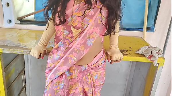Kamarwali Bai Aur Makaan Malik Ka Desi Sex, Jab Chhajje Pe Chhupi Chhupi Chudai Hui.