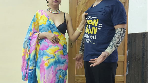 Ibu Tiri India Montok Seksi Bantu Anak Tiri Berhenti Merokok, Lalu Kasih Kenikmatan Seks Sampai Puas.