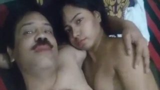 Janji Manis Buat Cewek Desi, Langsung Bikin Video Bugilnya.