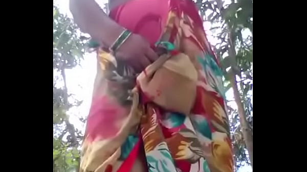 Bhabi Desi Roshni Lagi Pamer Barang Basahnya, Bikin Ngiler