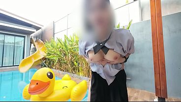 Ninewthai ควยเสี่ยแทงหีซ้อริมสระ Pool Villa Xxx แม่งโคตรน่าเย็ด ร้องลั่นโดนเสียบมิดด้าม