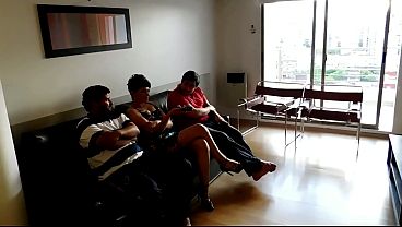 Gak Ada Tontonan Di Tv, Jadi Gue Ngebanggel Tukang Ledeng Dan Temen Suami, Cok Gila Mainannya