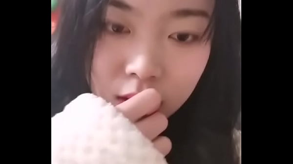 Gadis Cina Yang Manis, Bikin Ngiler Pengen Gigit Bibirnya Yang Seksi.