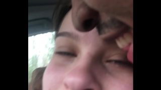 Temen Cewek Lesbian Basah Kuyup Pas Latihan, Langsung Bungkukin Badan Biar Keliatan.
