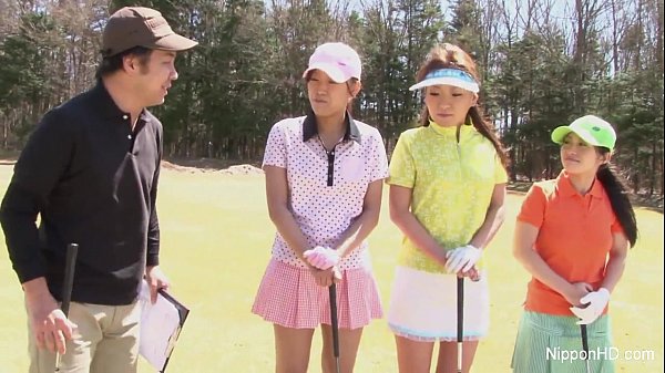 Gadis Asia Muda Main Golf Bugil, Bikin Lihat Ngiler.