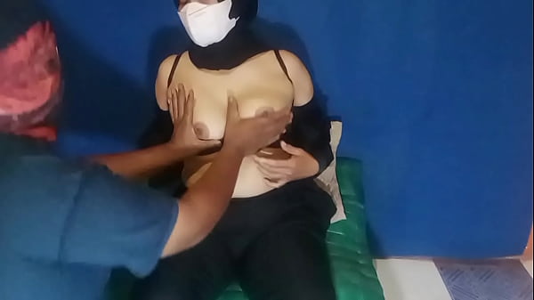 Mainin Memek Satpam Cewek Horny Pake Mainan Sex Sampe Crot Jago Jilmek
