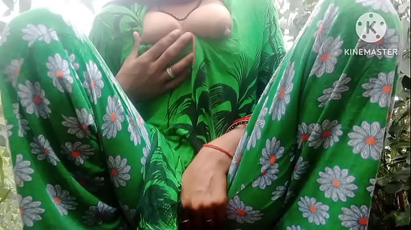 भारतीय जंगल में भाभी जाकर अपनी चूत का रस निकाला